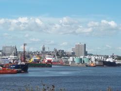 Hafen von Aberdeen mit der Mündung des Dee
